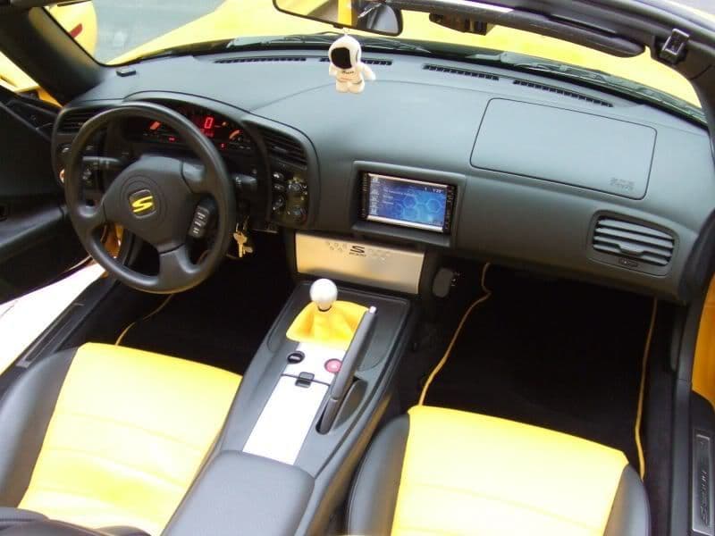 Creative ideas to accommodate a GPS unit into your Honda S2000