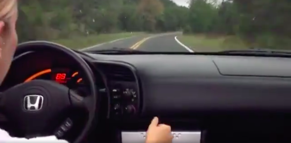 Honda S2000-Driving Chick Will Make You Cringe! (Video)