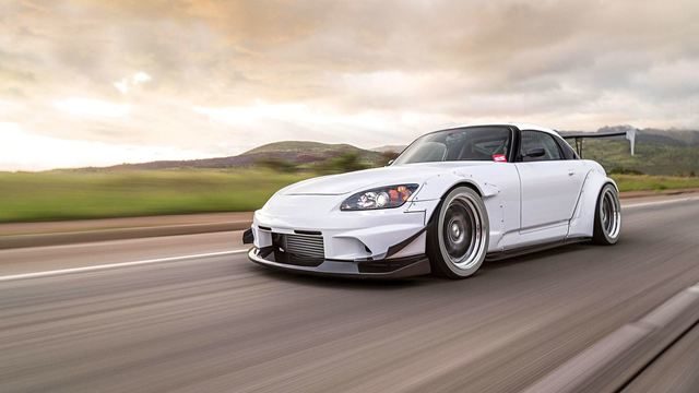 Daily Slideshow: This 2006 S2000 was Made in Paradise