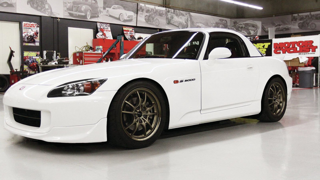 Daily Slideshow: How Drivers Get Into S2000 for the First Time