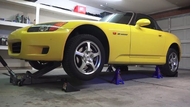 Daily Slideshow: The Great Debate on a Good Floor Jack